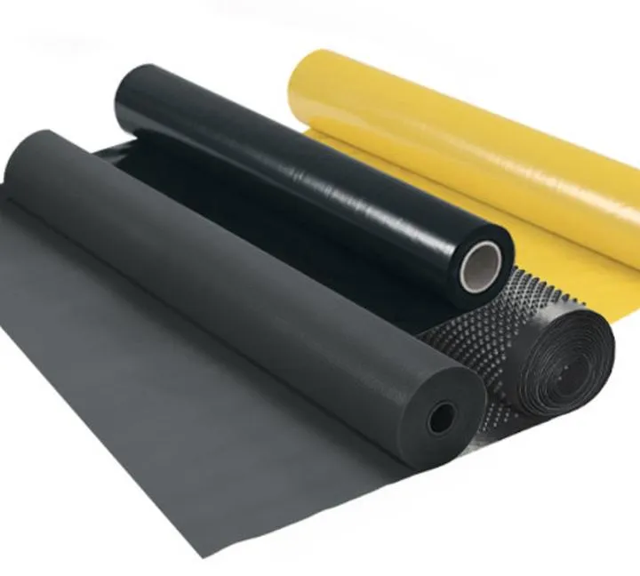 Folie pod styropian na stropie – kiedy warto je zastosować?