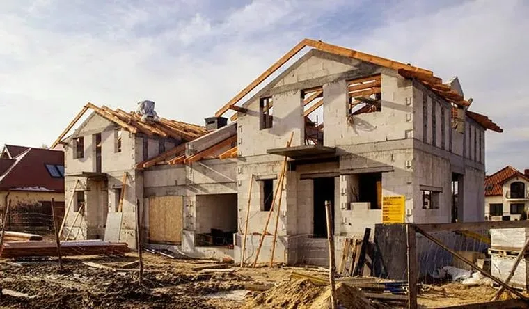 Jak zrealizować budowę domów jednorodzinnych bez pozwolenia – praktyczny przewodnik