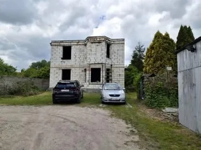Marzenia o własnym kącie: budowa domu w Luboniu krok po kroku
