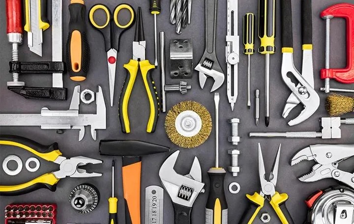 Niezbędne narzędzia do budowy domu – co warto mieć w swojej skrzynce?