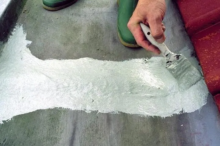 Skuteczne metody na uszczelnienie rynny – sprawdź, jak to zrobić samodzielnie