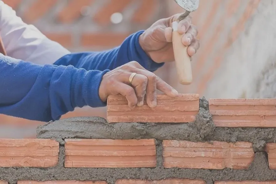 Zrób to sam: jak przygotować zaprawę wapienną krok po kroku