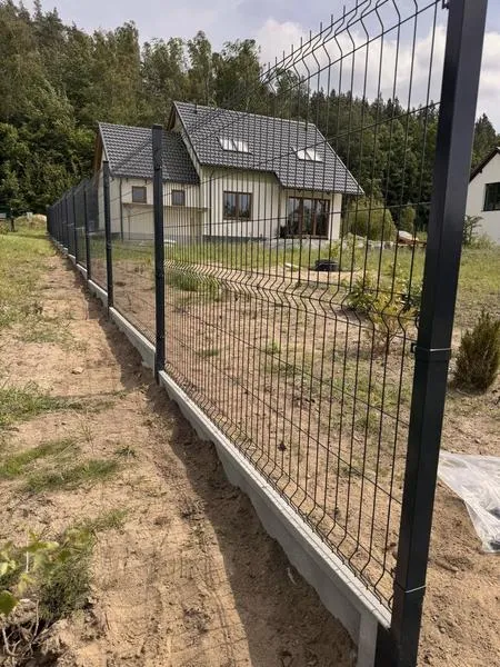 Podmurówka w ogrodzeniu